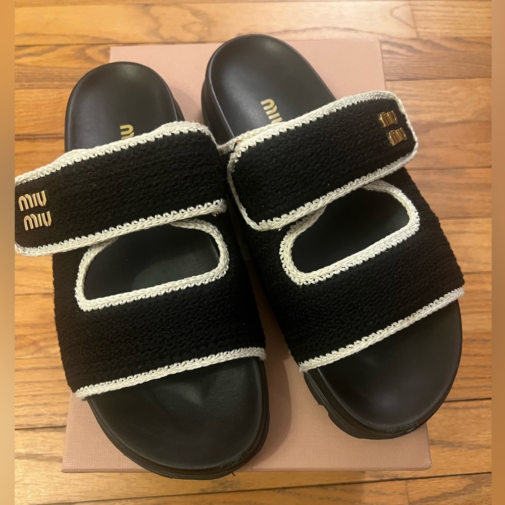 Miumiu crochet grip slide sandal